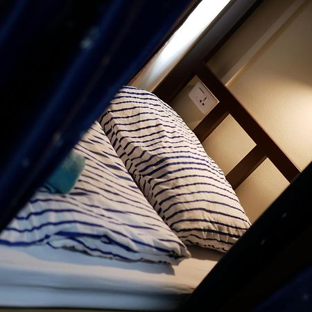 Bed Dee Time Hostel Бангкок Екстер'єр фото