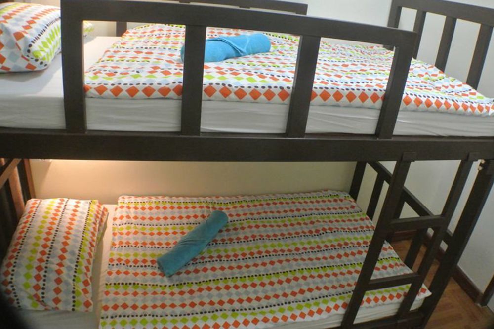 Bed Dee Time Hostel Бангкок Екстер'єр фото