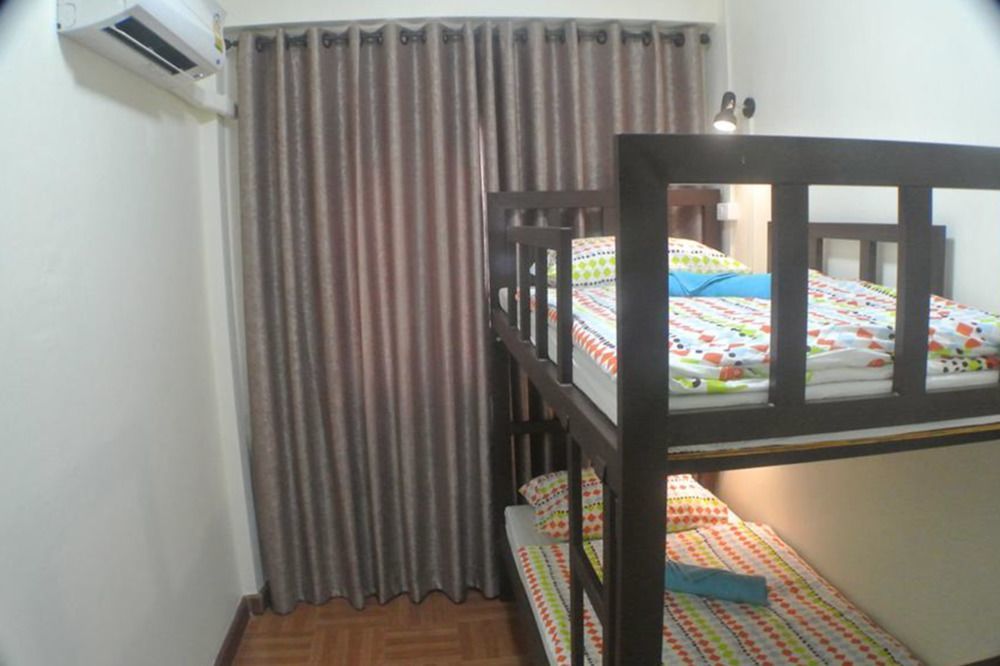 Bed Dee Time Hostel Бангкок Екстер'єр фото