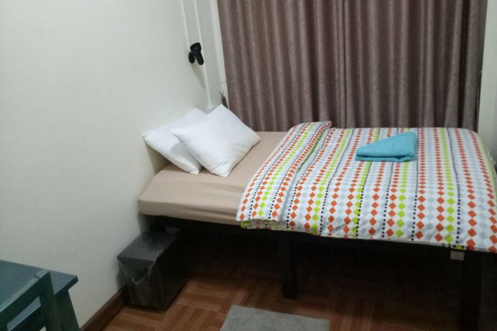 Bed Dee Time Hostel Бангкок Екстер'єр фото