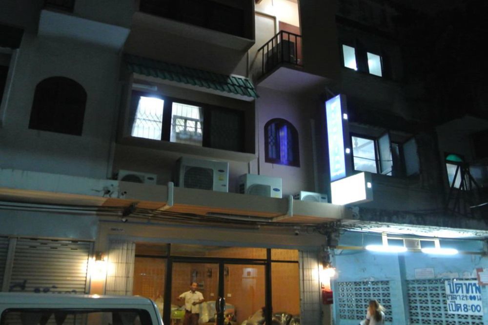 Bed Dee Time Hostel Бангкок Екстер'єр фото