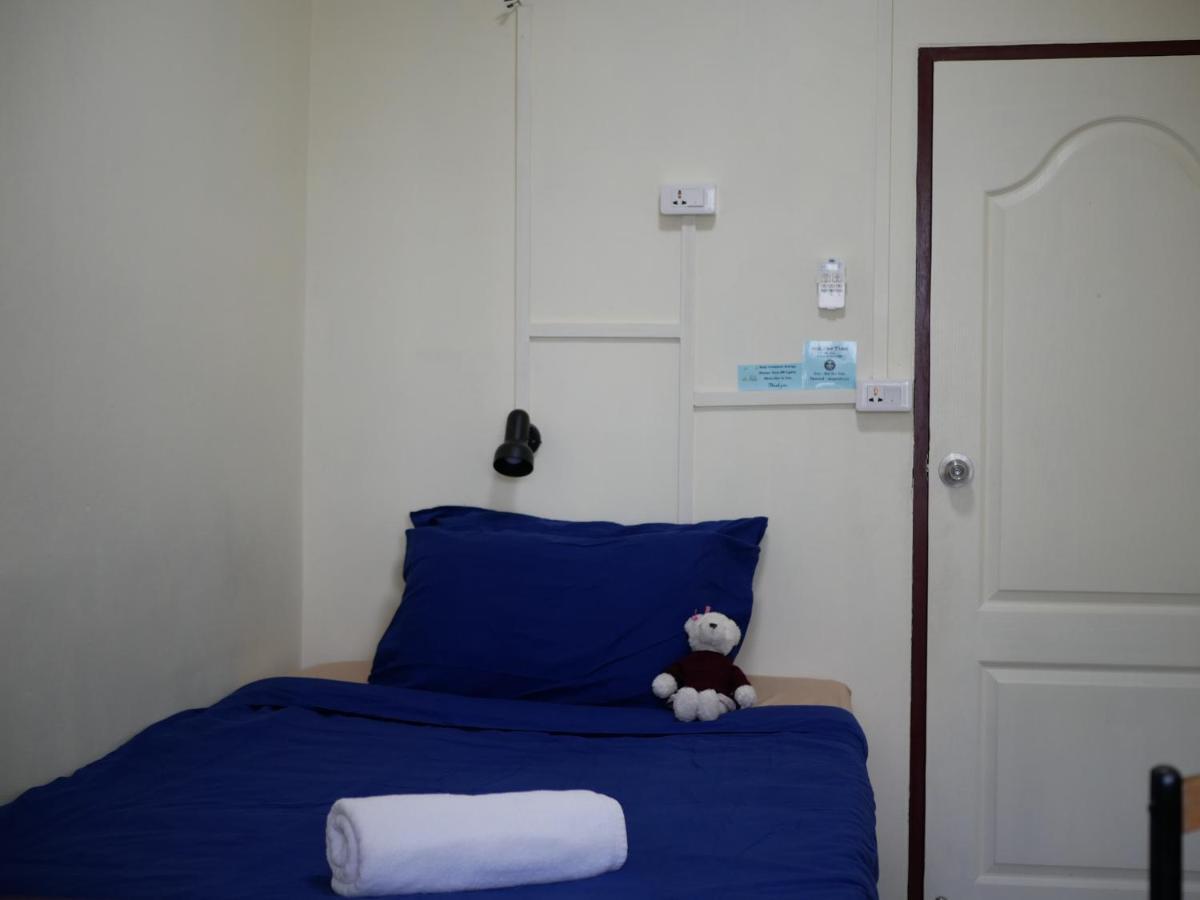 Bed Dee Time Hostel Бангкок Екстер'єр фото