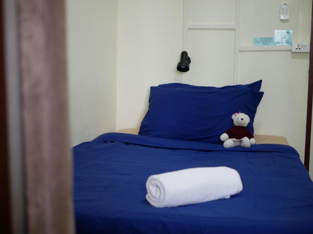 Bed Dee Time Hostel Бангкок Екстер'єр фото