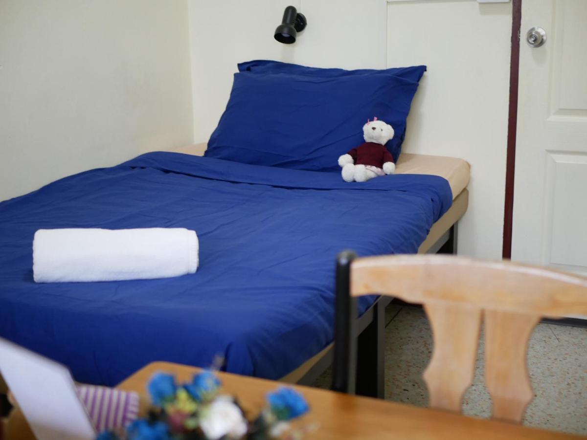 Bed Dee Time Hostel Бангкок Екстер'єр фото