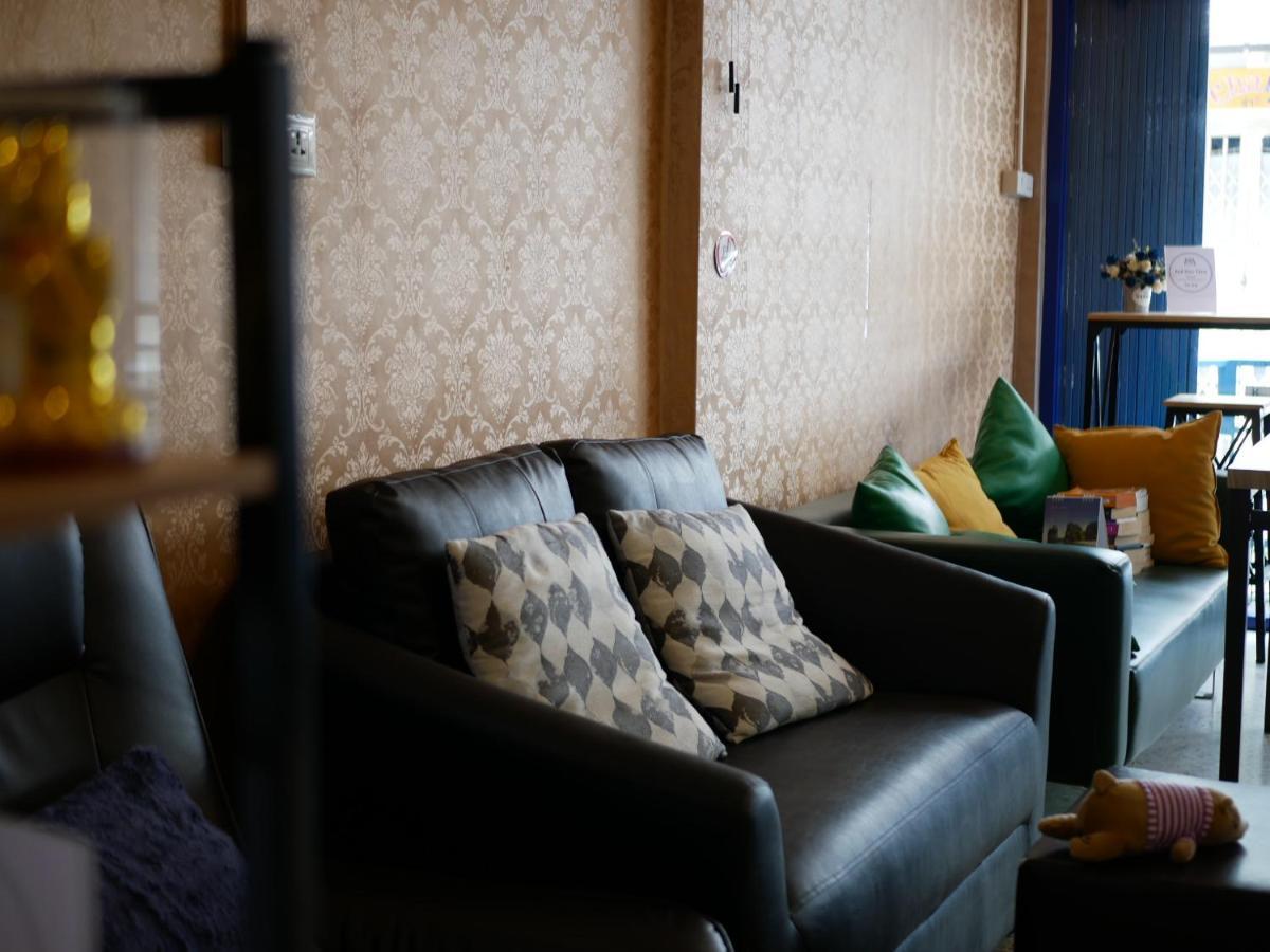 Bed Dee Time Hostel Бангкок Екстер'єр фото