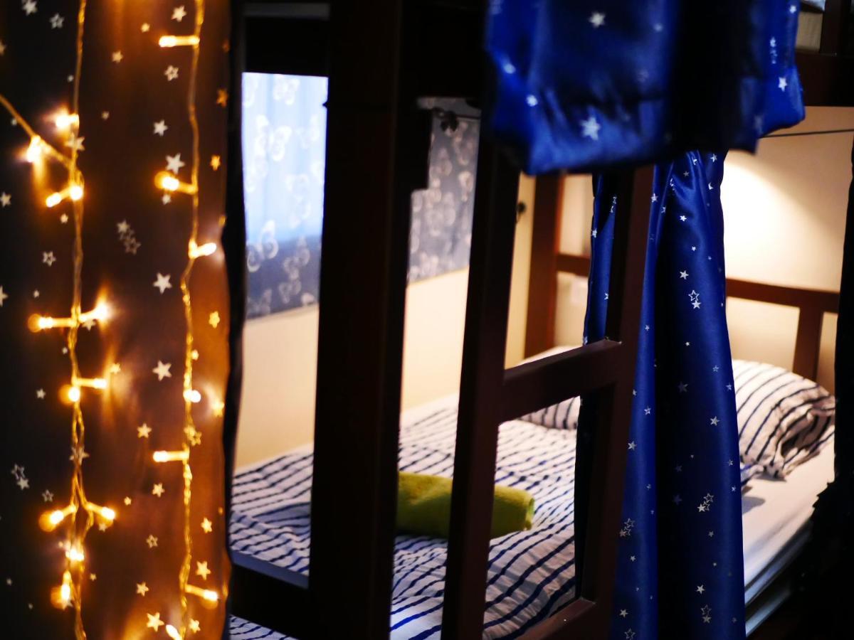Bed Dee Time Hostel Бангкок Екстер'єр фото