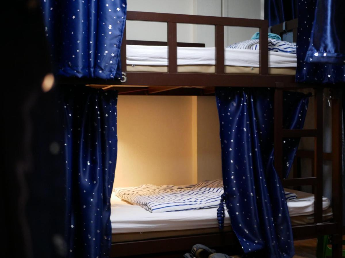 Bed Dee Time Hostel Бангкок Екстер'єр фото