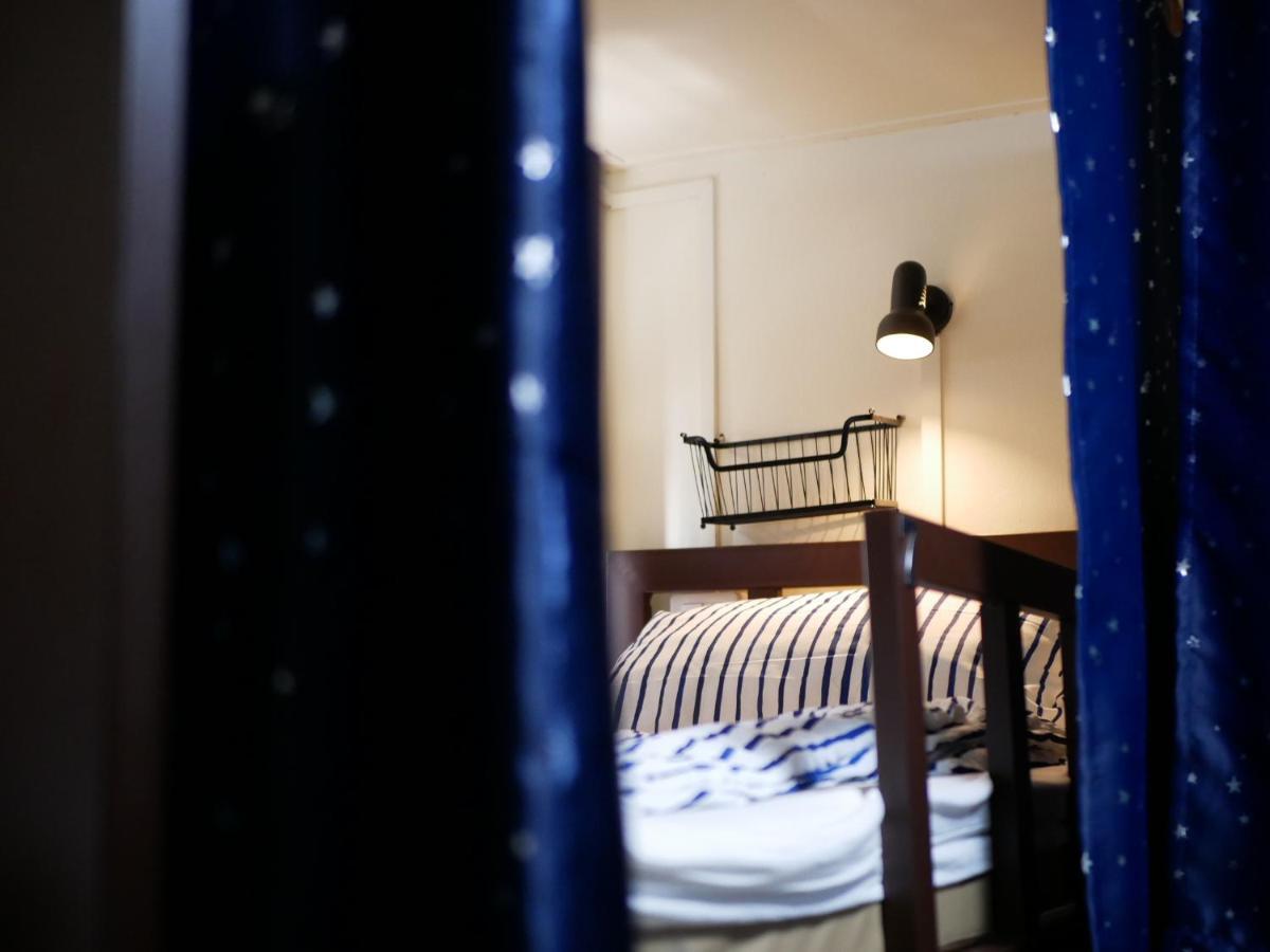 Bed Dee Time Hostel Бангкок Екстер'єр фото