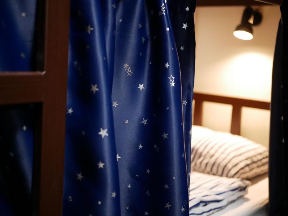 Bed Dee Time Hostel Бангкок Екстер'єр фото